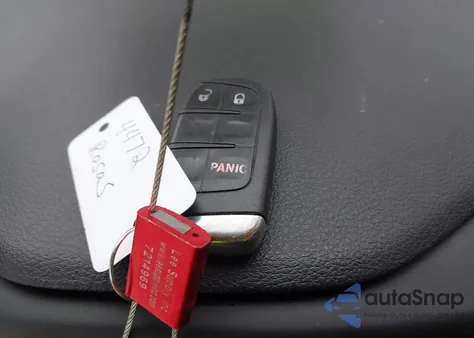 2017 Jeep Renegade Latitude 4X4 из США, поврежденный, VIN ZACCJBBBXHPF87320